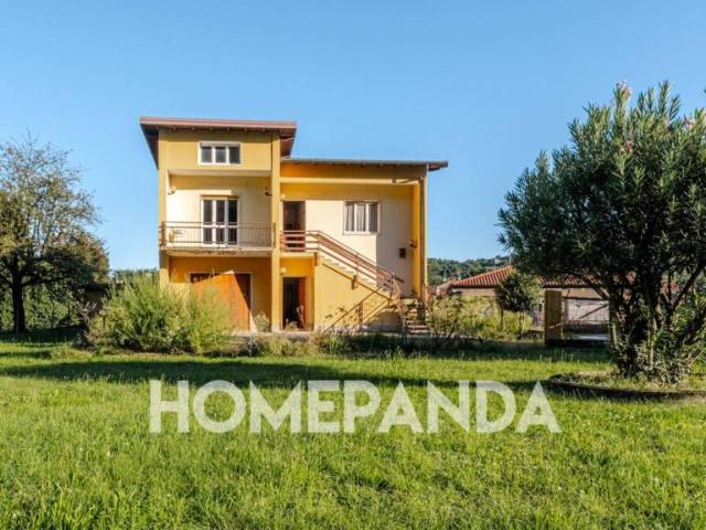 Villa Indipendente in vendita a Unione dei comuni del Medio Verbano, Caravate