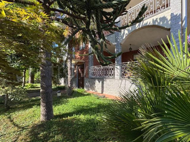 Villa Indipendente in vendita a Piemonte, Vercelli