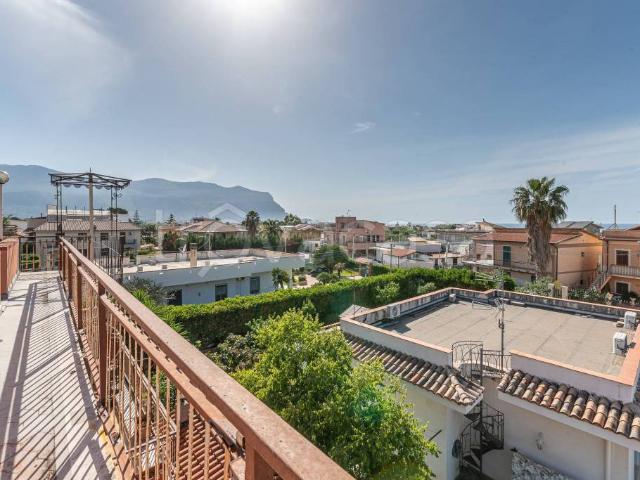 Villa Indipendente in vendita a Carini, Sicilia