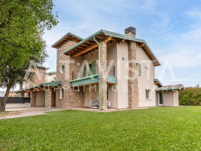 Villa Indipendente in vendita a Carpenedolo, Lombardia