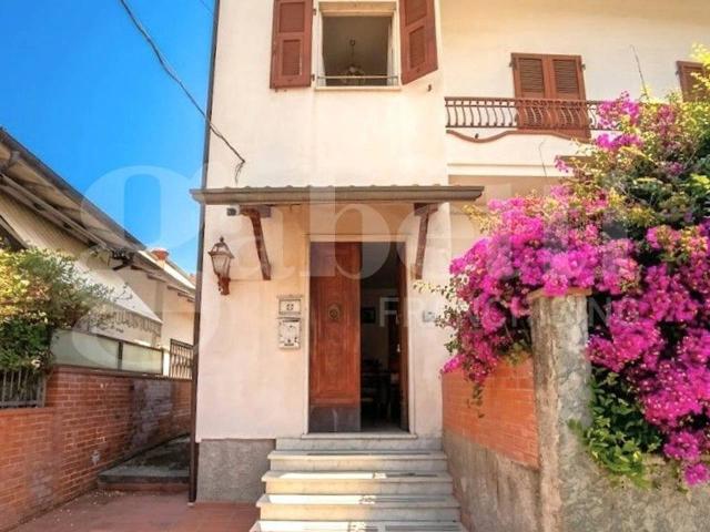 Villa Indipendente in vendita a Bonascola, Carrara