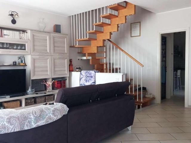 Villa Indipendente in vendita a Carrara, Toscana