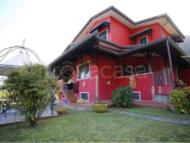 Villa Indipendente in vendita a Carrara, Toscana