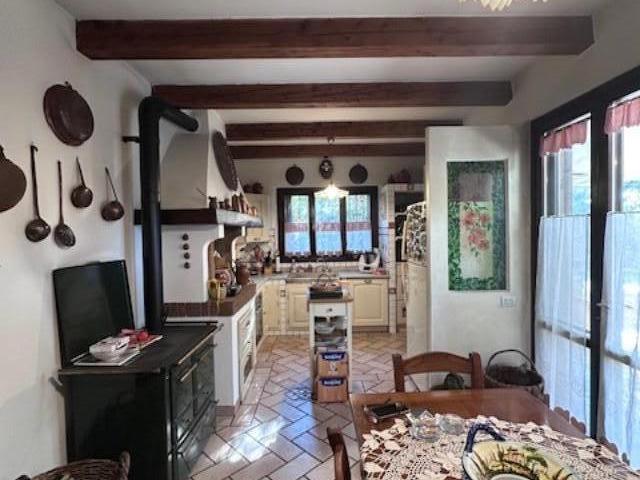Villa Indipendente in vendita a Cascina, Toscana