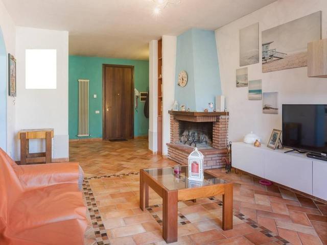 Villa Indipendente in vendita a San Donato, Cascina