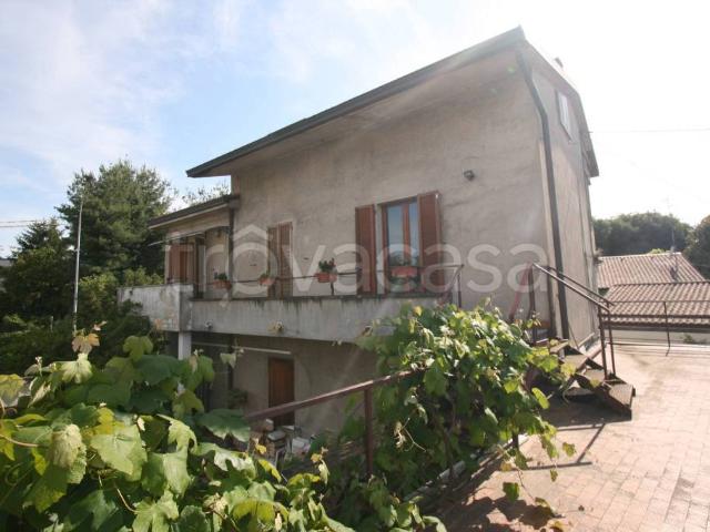 Villa Indipendente in vendita a Groppello D'adda, Lombardia