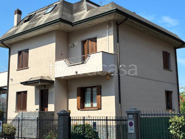 Villa Indipendente in vendita a Cassano D'adda, Lombardia