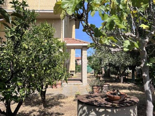 Villa Indipendente in vendita a Donoratico, Castagneto Carducci