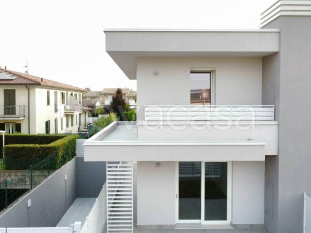 Villa Indipendente in vendita a Castegnato, Lombardia