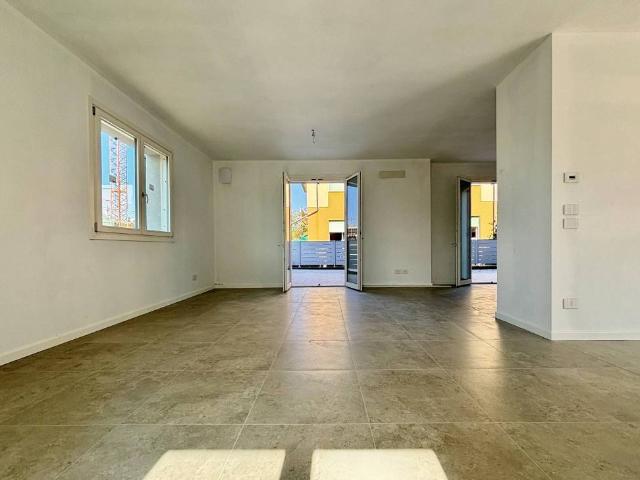 Villa Indipendente in vendita a Castegnato, Brescia