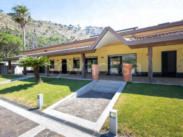 Villa Indipendente in vendita a Castel San Giorgio, Campania