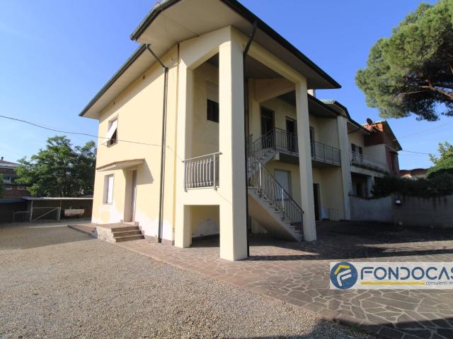 Villa Indipendente in vendita a Zona Industriale 