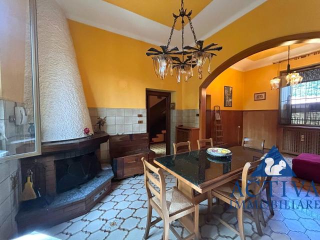 Villa Indipendente in vendita a Castegnate, Castellanza