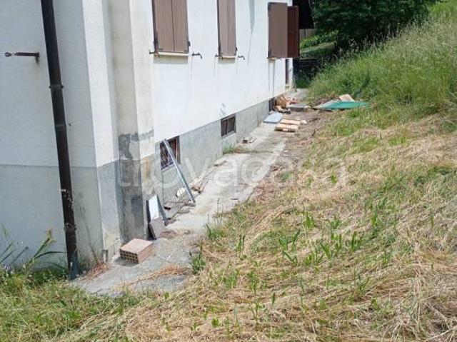 Villa Indipendente in vendita a Appennino Reggiano, Re