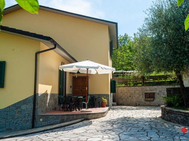 Villa Indipendente in vendita a Unione Comuni Garfagnana, Castelnuovo Di Garfagnana