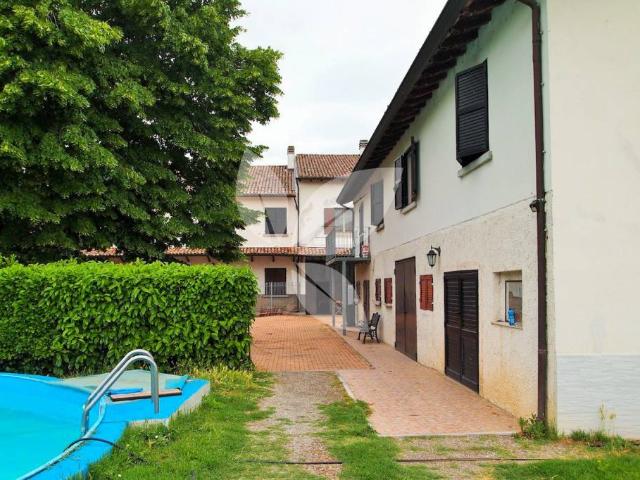 Villa Indipendente in vendita a San Nicolò, Cavriago