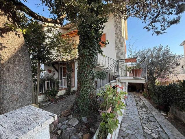 Villa Indipendente in vendita a Cecina, Toscana
