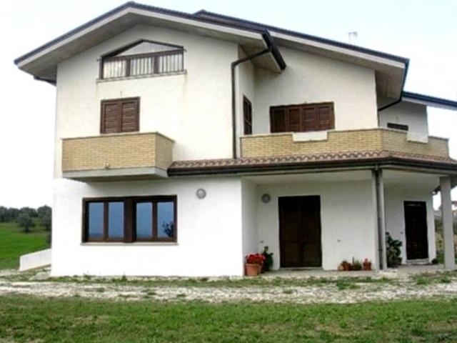 Villa Indipendente in vendita a Rosciano, Abruzzo
