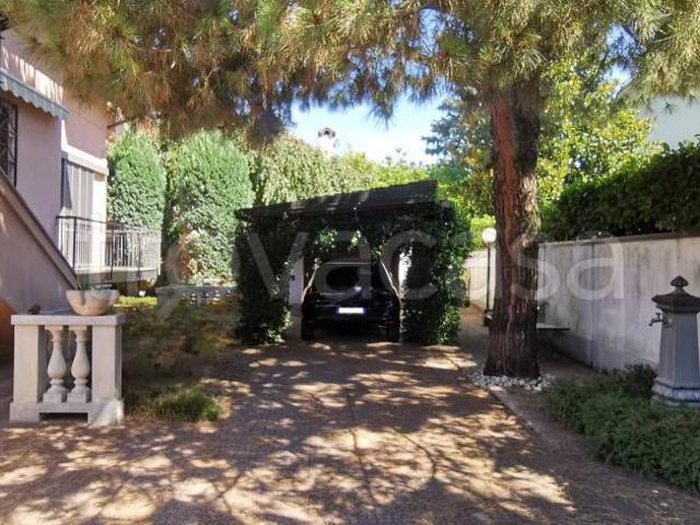 Villa Indipendente in vendita a Cernusco Sul Naviglio, Lombardia