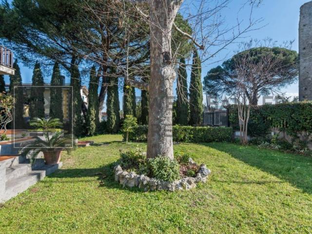 Villa Indipendente in vendita a Valle Copella, Ciampino
