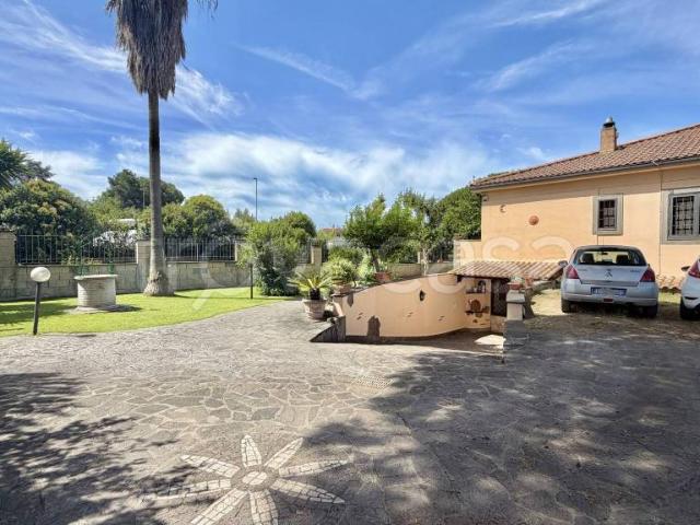 Villa Indipendente in vendita a Acqua Acetosa, Roma Capitale