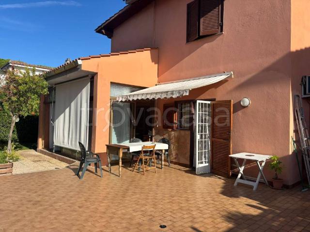 Villa Indipendente in vendita a San Gordiano, Roma Capitale