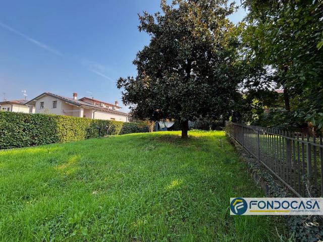 Villa Indipendente in vendita a Coccaglio, Lombardia