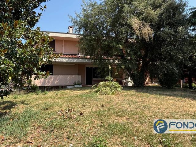 Villa Indipendente in vendita a Cascina Testamoreno, Pontoglio