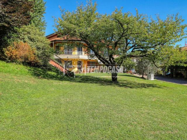Villa Indipendente in vendita a Loco Nuovo, Cuasso al Monte
