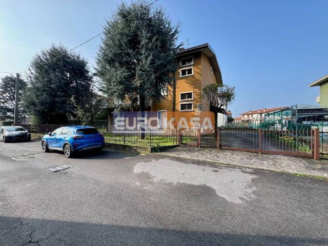 Villa Indipendente in vendita a Mariano al Brembo, Dalmine