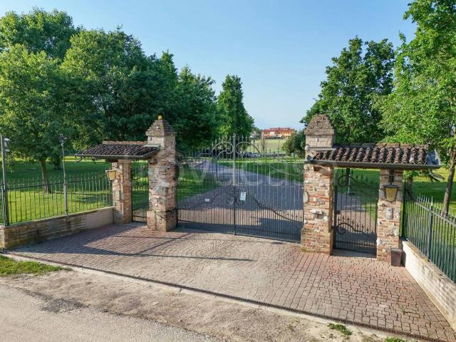 Villa Indipendente in vendita a Desenzano Del Garda, Lombardia