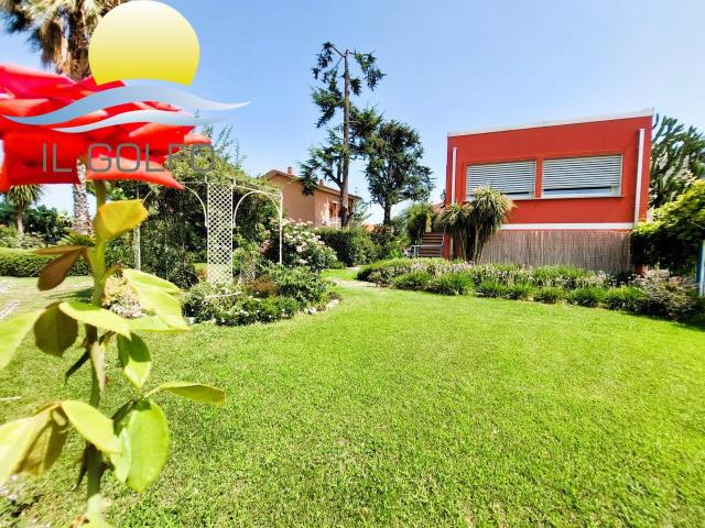 Villa Indipendente in vendita a Diano Calderina, Diano Marina