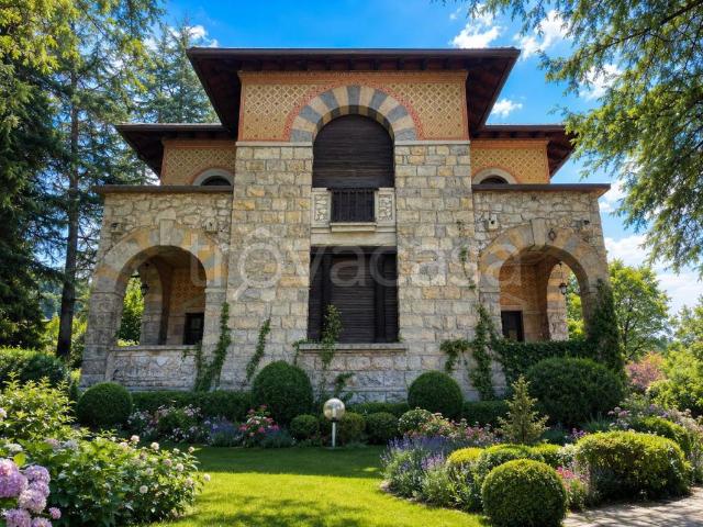 Villa Indipendente in vendita a Esino Lario, Lombardia