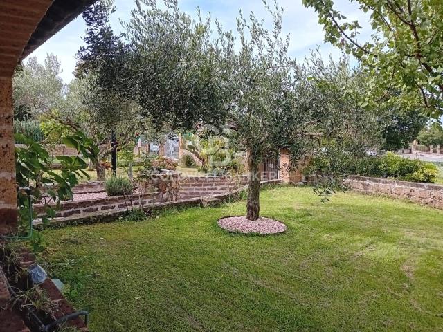 Villa Indipendente in vendita a Fabrica Di Roma, Lazio