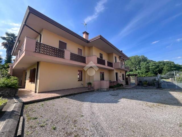 Villa Indipendente in vendita a Fanna, Friuli-Venezia Giulia