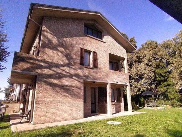 Villa Indipendente in vendita a Ferrara, Reggio Emilia