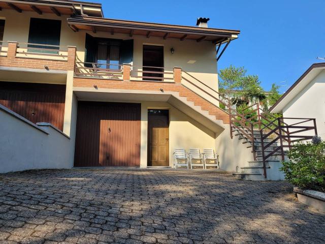 Villa Indipendente in vendita a Ferriere, Reggio Emilia
