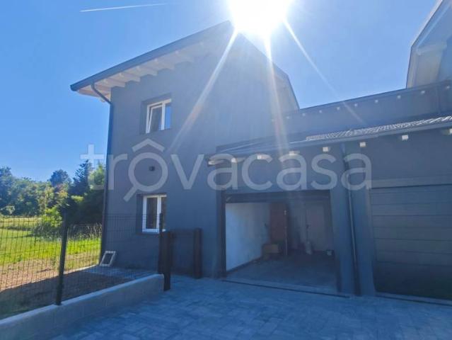 Villa Indipendente in vendita a Firenzuola, Fino Mornasco