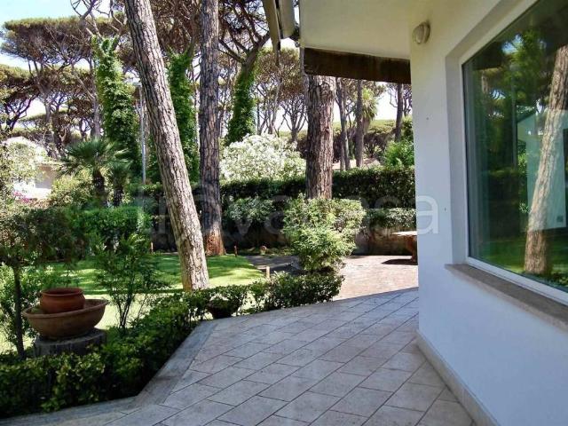 Villa Indipendente in vendita a Fregene, Roma Capitale