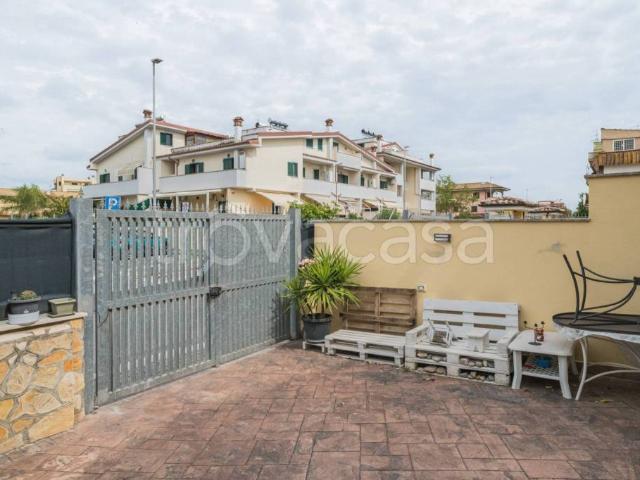 Villa Indipendente in vendita a Passoscuro, Roma Capitale