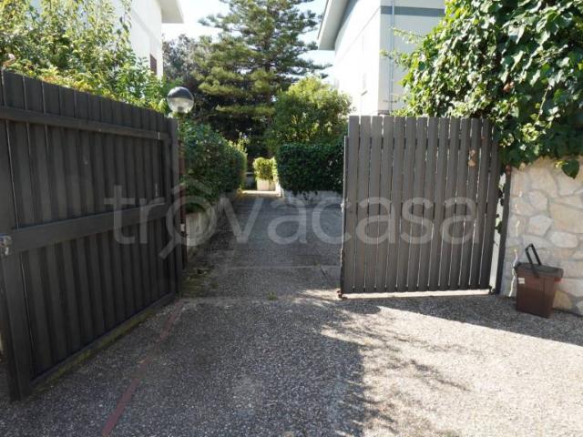 Villa Indipendente in vendita a Primavera, Roma Capitale