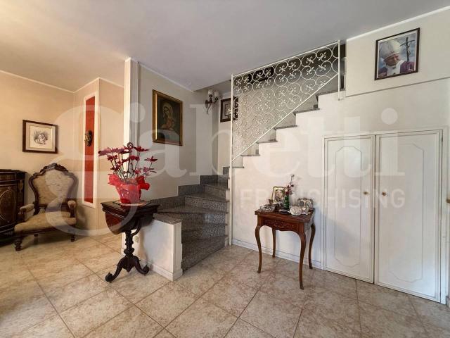 Villa Indipendente in vendita a Formia, Lazio