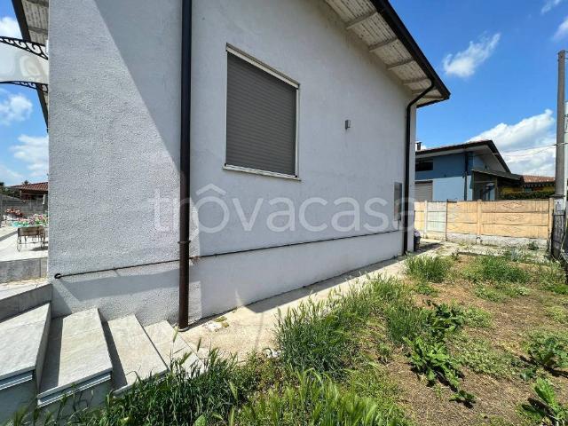 Villa Indipendente in vendita a Fornovo San Giovanni, Lombardia