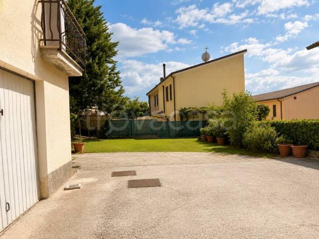 Villa Indipendente in vendita a Fossato Di Vico, Umbria