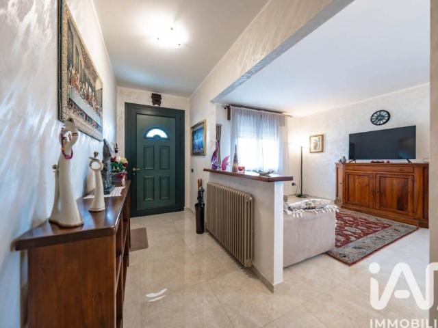 Villa Indipendente in vendita a Frassinelle Polesine, Veneto