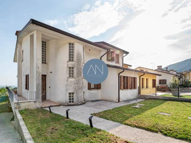 Villa Indipendente in vendita a Fregona, Veneto