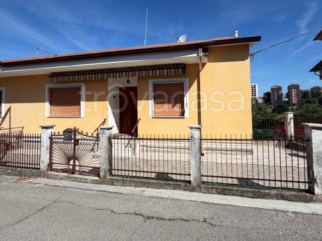 Villa Indipendente in vendita a Frosinone, Lazio
