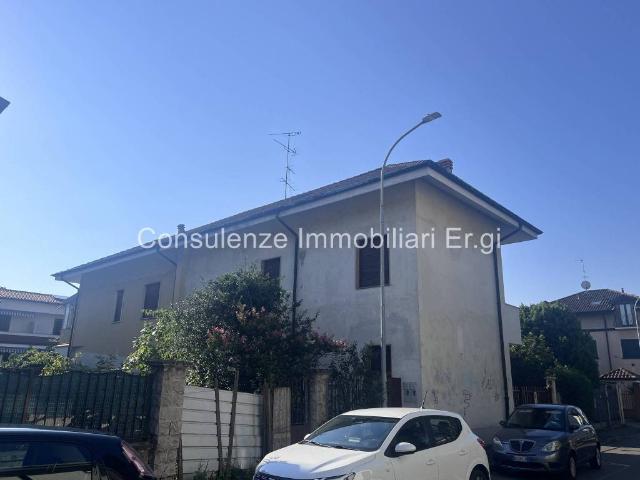Villa Indipendente in vendita a Santa Maria Rossa, Garbagnate Milanese