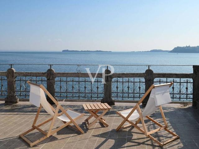 Villa Indipendente in vendita a Comunità Montana Parco Alto Garda bresciano, Gardone Riviera