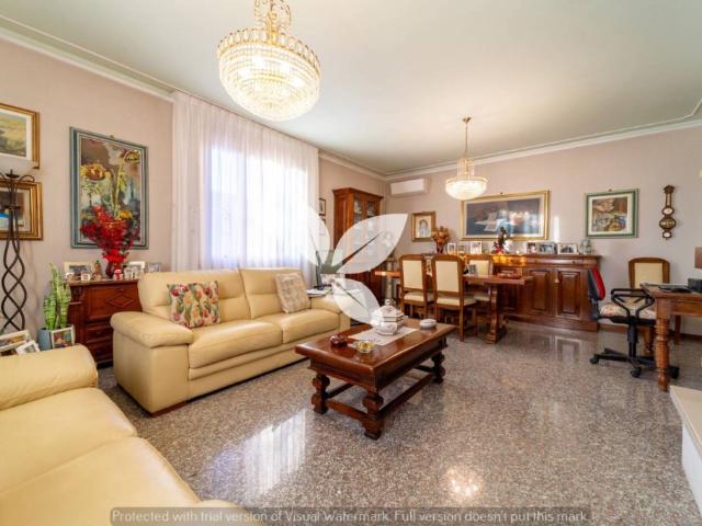 Villa Indipendente in vendita a Val d’Enza, Re